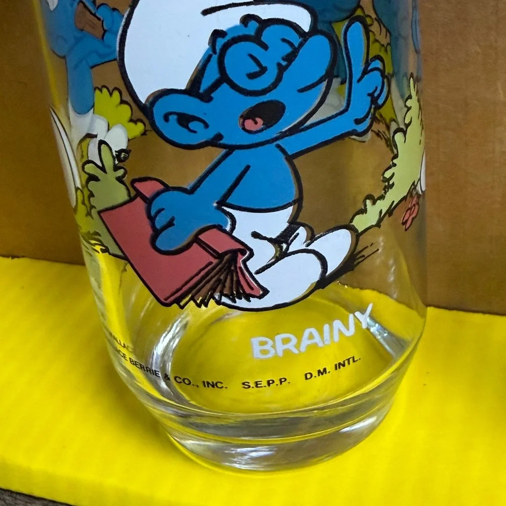 2 Vintage‎ 1982 Smurfs Glasses w/ Gargamel Azrael Wallace Berrie Peyo Collector